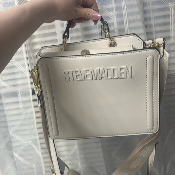 Viral Steve Madden crossbody - Picture 6 of 8
